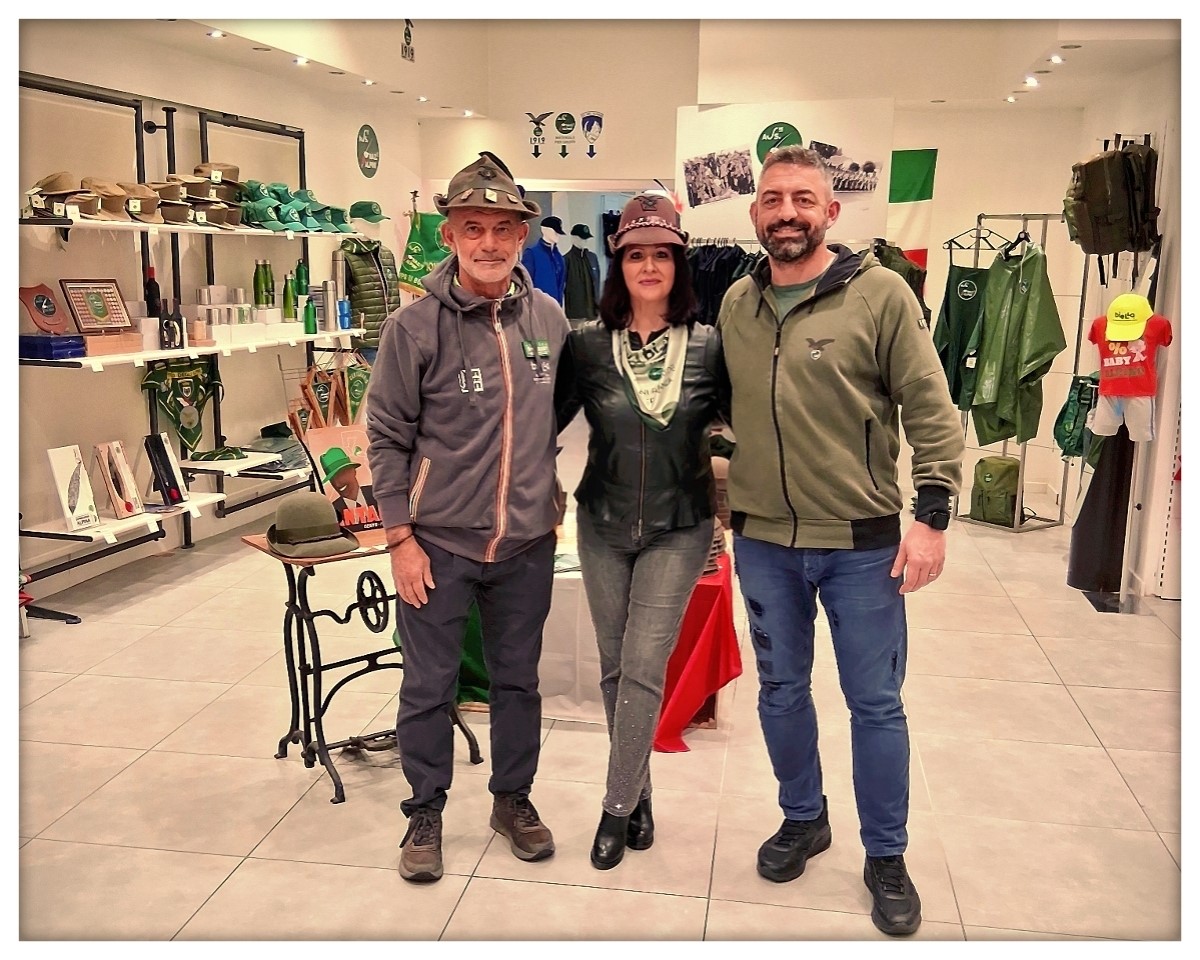 Susanna Raineri fra Luca e Piercarlo Dalle Sasse all’AdunataStore in Via Italia a Biella