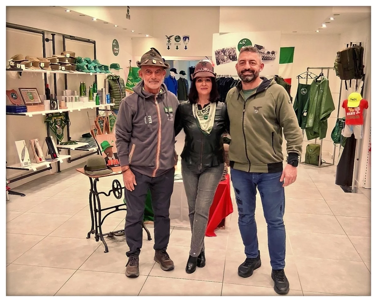 Susanna Raineri fra Luca e Piercarlo Dalle Sasse all’AdunataStore in Via Italia a Biella